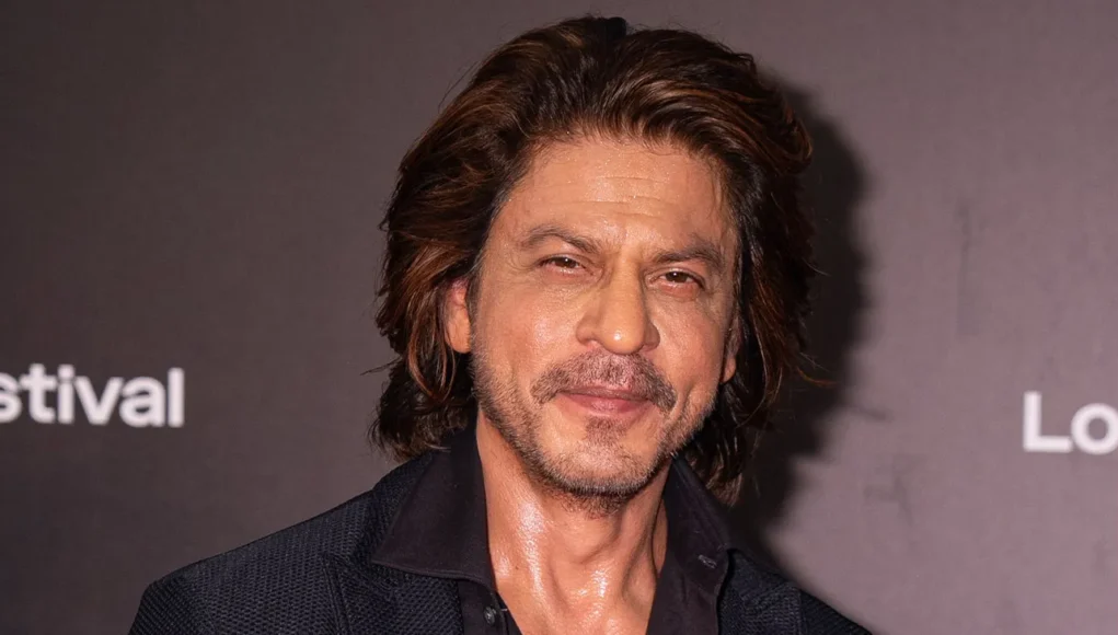 In an effort to appeal to Gen Z and millennials, Shah Rukh Khan joins a jewelry company.