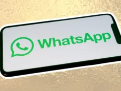 Warning: WhatsApp Will Prevent You From Sharing Your Screen With Unknown Users Be advised that WhatsApp will not allow you to share your screen with strangers.
