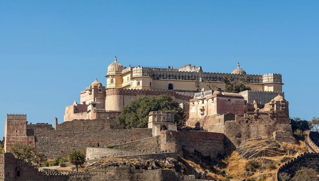 While the couple was using the bathroom, a Leela Palace Udaipur employee came into the room.