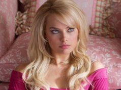 Margot Robbie’s Custom Chanel Ballgown Is A Modern Take on a Victorian Dream Margot Robbie's Custom Chanel Ballgown Is A Modern Take on a Victorian Dream