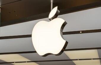 Apple is simultaneously preparing two new ultra-devices: a high-end MacBook and a foldable iPhone.