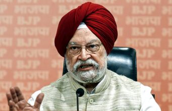 Only until cheaper crude oil reaches Indian refiners will petrol and diesel prices decline: Hardeep Puri