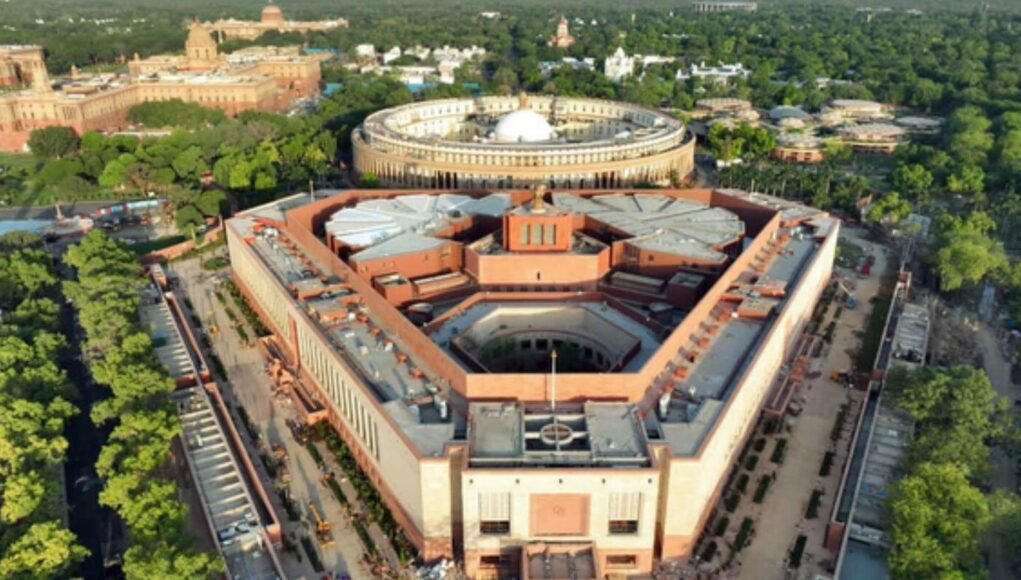 A parliamentary panel has recommended that the Prime minister, Union ministers and Chief ministers be suspended and not permanently removed from their posts, if they are detained for 30 straight days on charges of serious offences. A parliamentary panel has recommended that the Prime minister, Union ministers and Chief ministers be suspended and not permanently removed from their posts, if they are detained for 30 straight days on charges of serious offences.
