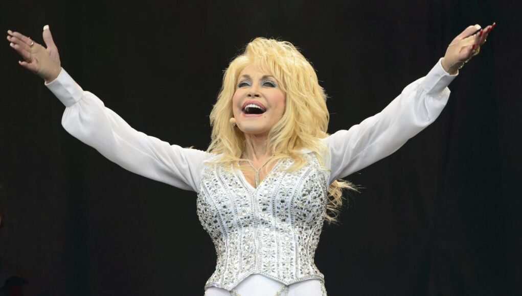 Remembering Dolly Parton, who gave away everything but her songs Remembering Dolly Parton, who gave away everything but her songs