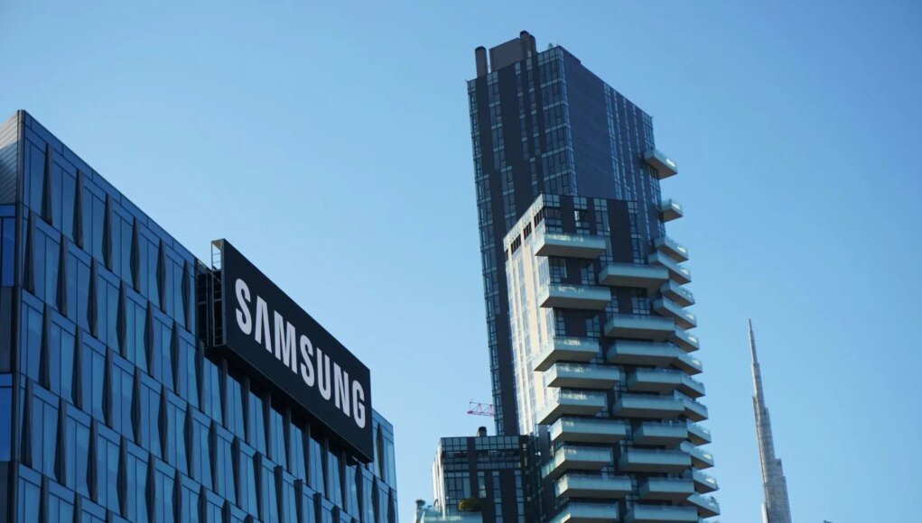 Samsung Electronics launches next-generation AI memory technology | Technology News
