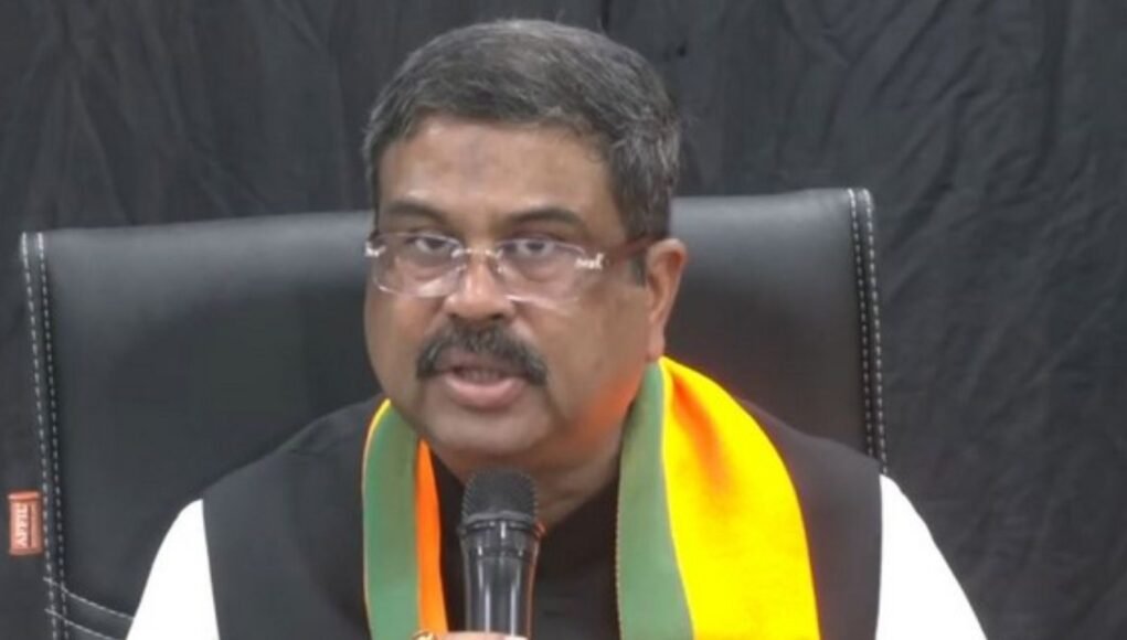 Pradhan accuses Rahul of playing politics over students