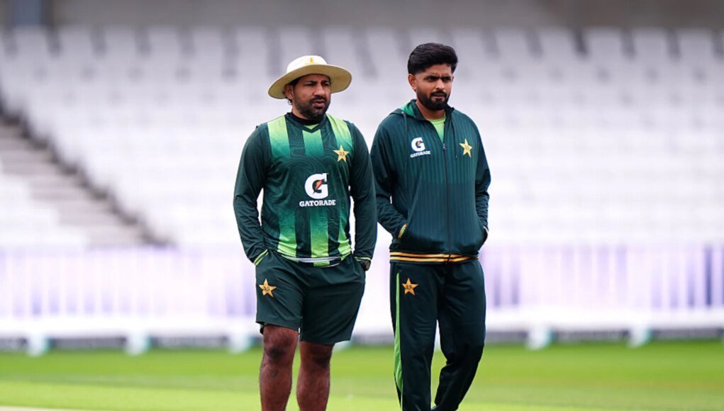 Pakistan Team Members Watch Imran Khan Interview At Lord’s As Coach Sarfaraz Ahmed Plays Dumb