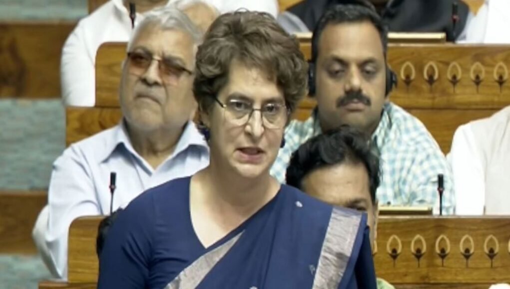 Rahul met J’khand protesters; Priyanka seeks Shah’s response Rahul met J’khand protesters; Priyanka seeks Shah’s response