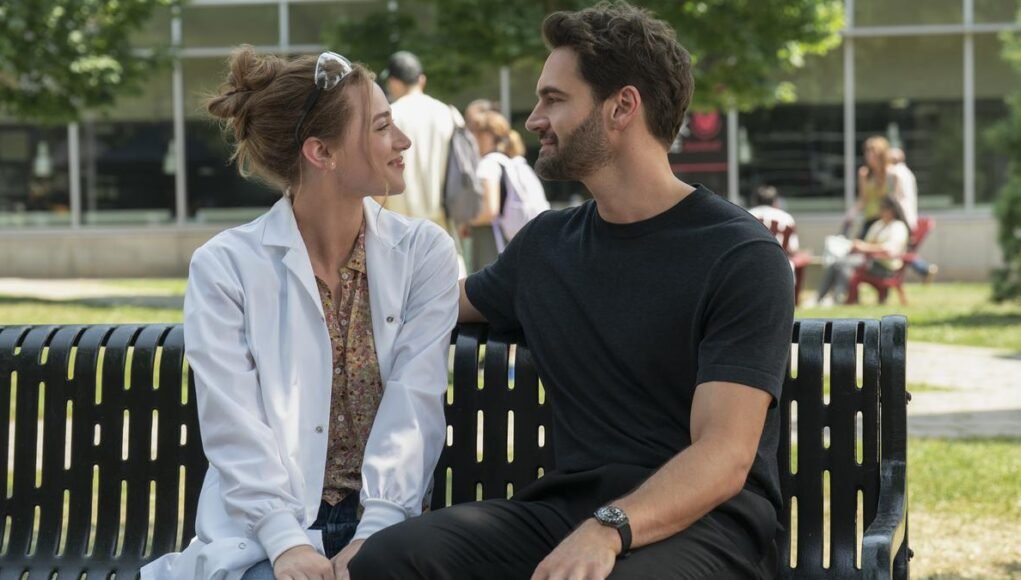 Lili Reinhart and Tom Bateman interview: On ‘The Love Hypothesis’ and the science of romance Lili Reinhart and Tom Bateman interview: On ‘The Love Hypothesis’ and the science of romance