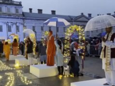 WATCH: Ganga Aarti performed for first time on River Thames in UK, thousands gather