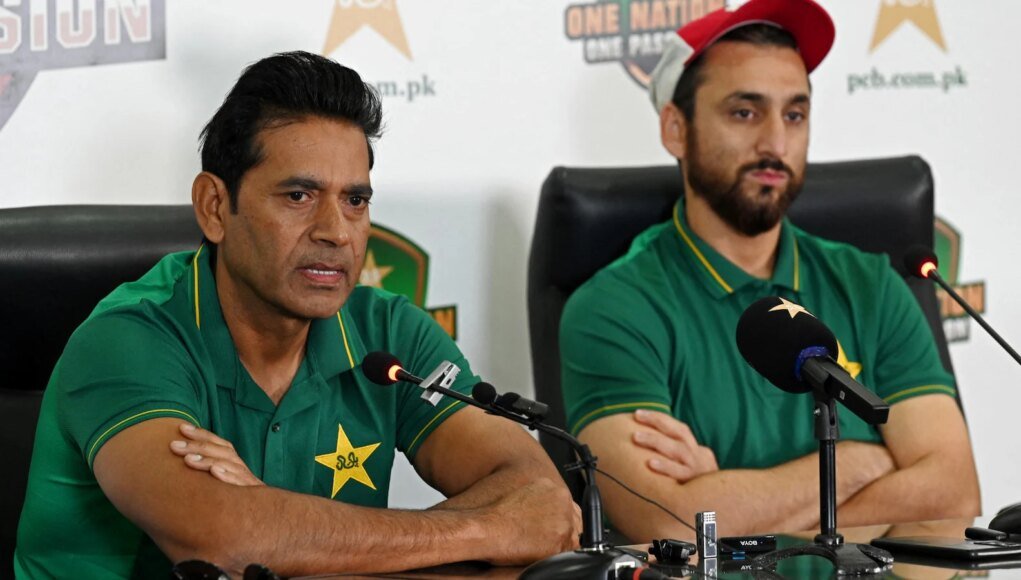 Ex-Pakistan Coach Slams Aaqib Javed, Says Players Are ‘Playing With Fear’