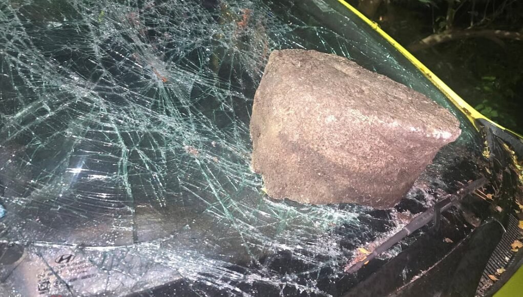 Kolkata: Mukundapur erupts in TMC-BJP clash, former IPS officer injured Kolkata: Mukundapur erupts in TMC-BJP clash, former IPS officer injured