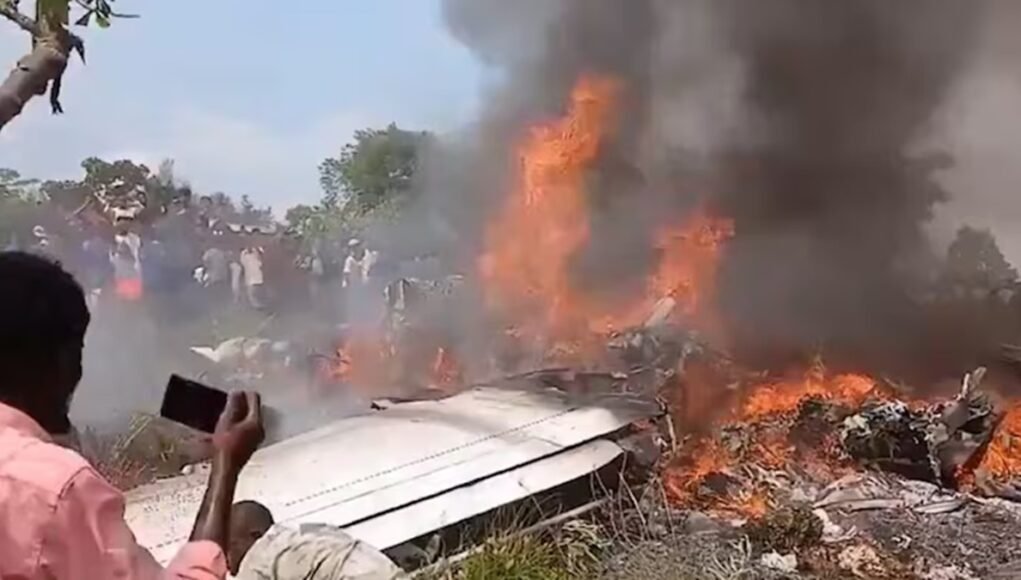 At least 14 people killed, including 2 senior military officials as plane crashes in Congo