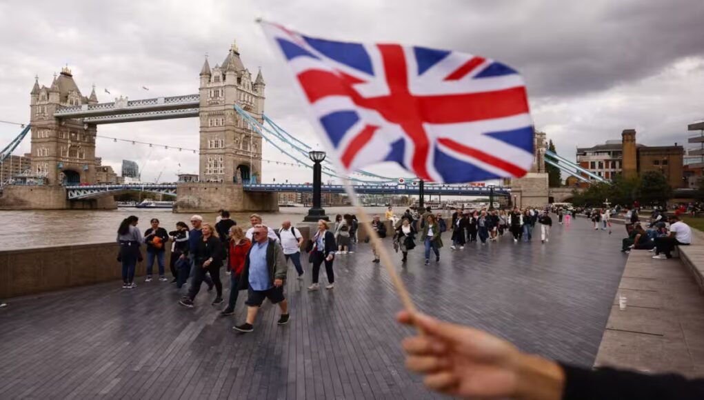 UK business confidence hits highest since March as firms see stronger demand, Lloyds says