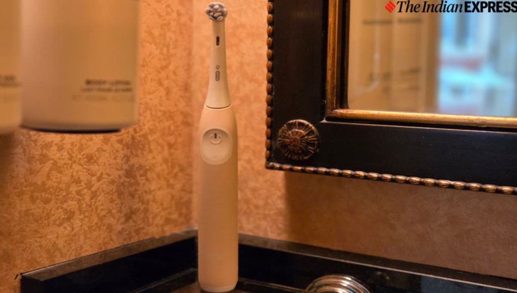 Oral-B iO2 electric toothbrush review Oral-B iO2 electric toothbrush review