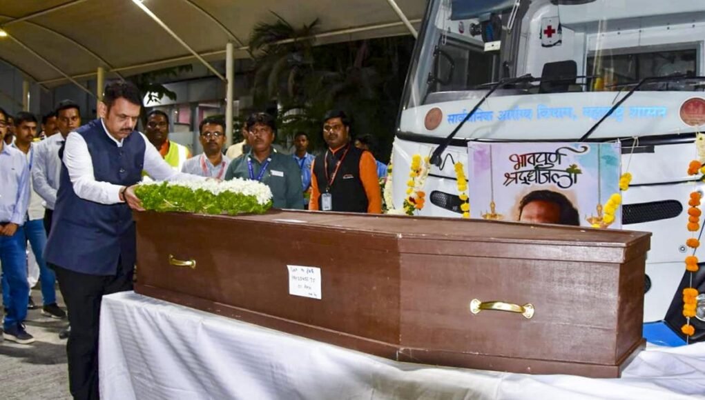 Nana Patekar’s last rites conducted at his Pune farmhouse with full State honours