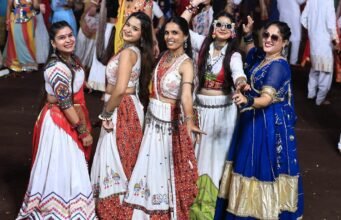 Dandiya dressing gets bolder and blingier