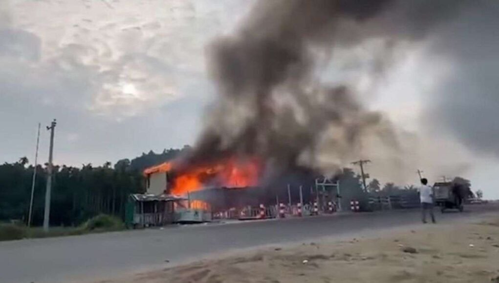10 killed, 9 injured in Bangladesh seaside resort fire; several people remain missing