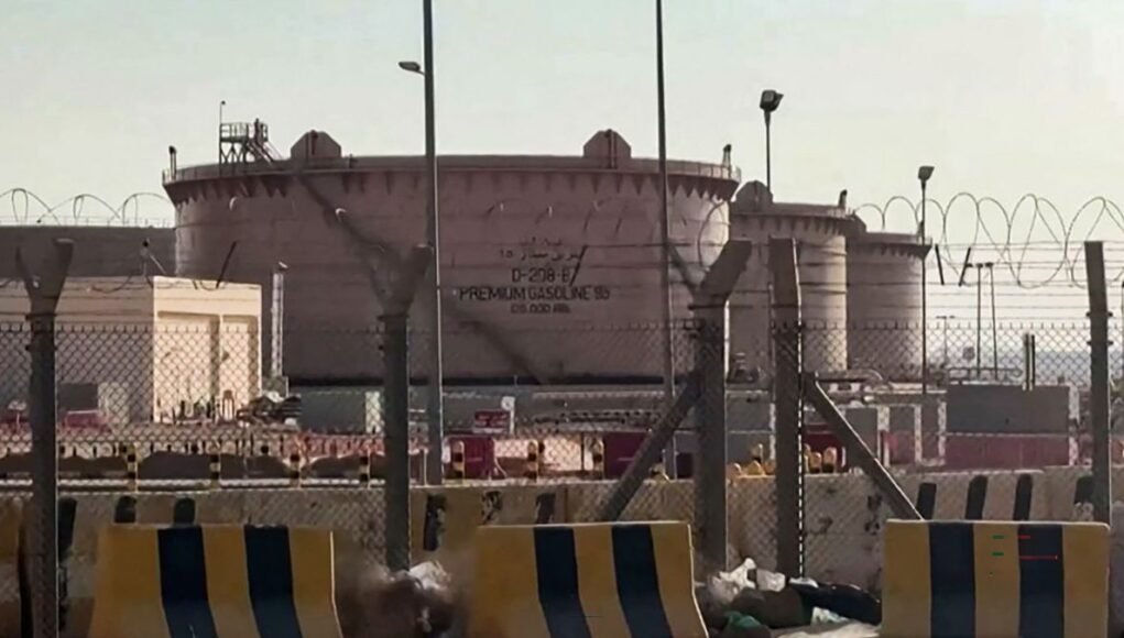 Houthis strike Riyadh’s main airport with ballistic missiles, warn airlines over Saudi airspace