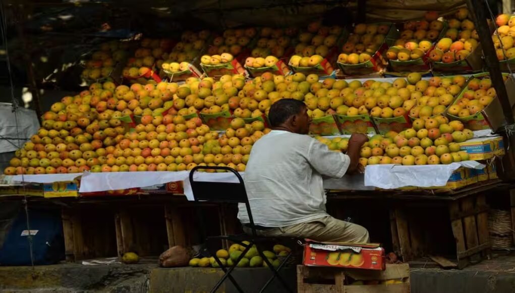 Inflation may surge past 6.5% in Oct-Nov after 5.65% Sept estimate: SBI