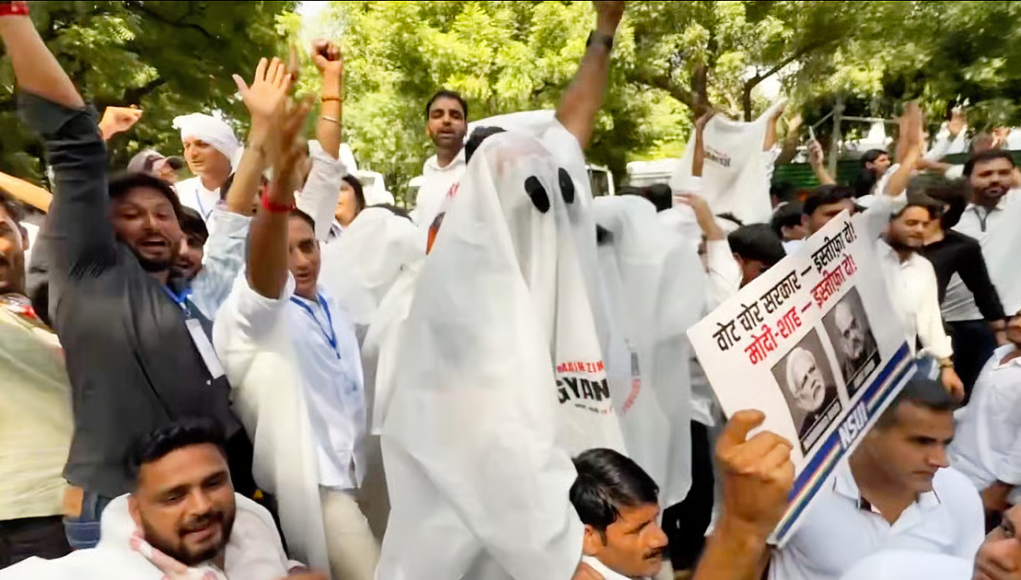 ‘Living ghosts’ protest: IYC workers demand Gyanesh Kumar’s resignation