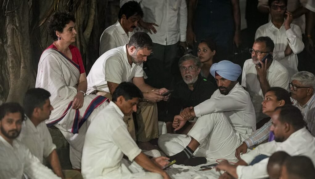 Delhi Police files FIR against Rahul, Priyanka over Akashvani Bhawan entry Delhi Police files FIR against Rahul, Priyanka over Akashvani Bhawan entry