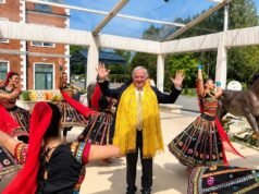 Did you know Jeffrey Archer’s books were released in India before Britain? Here’s his special India connection
